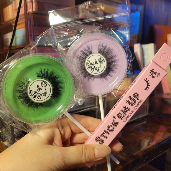 Lash Pop Lashes and Adhesive Liner - Picture 1 of 5